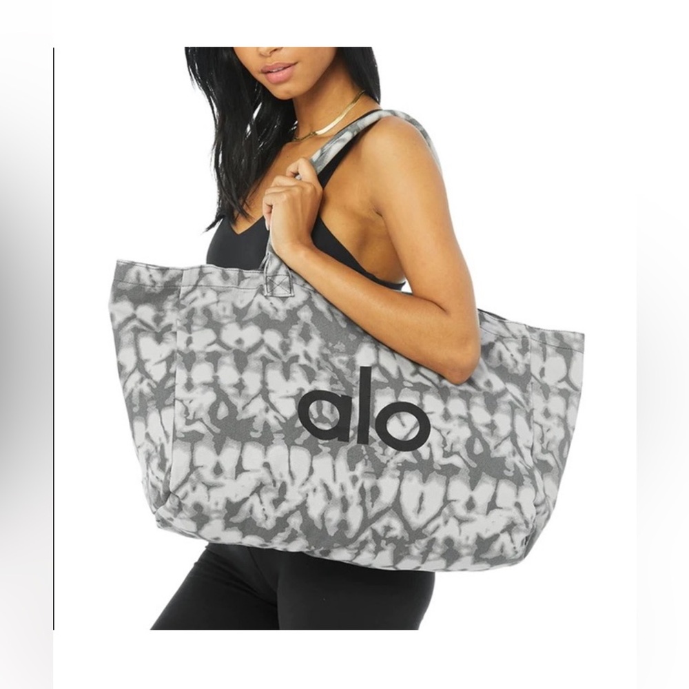 Alo Yoga Tote Bag